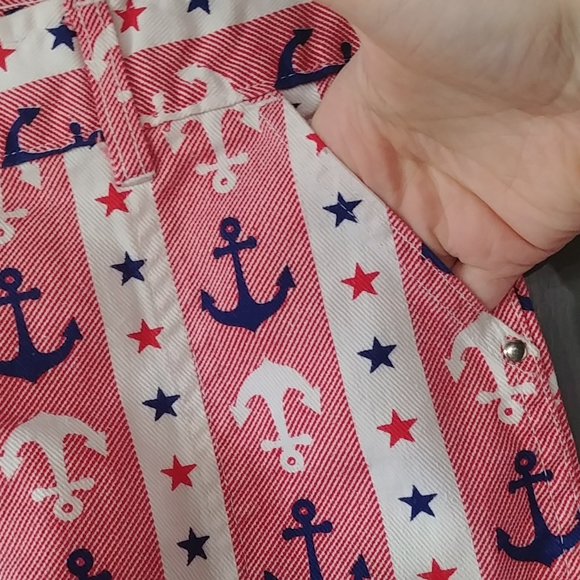 Little Miss Holly Anchor Shorts - Picture 6 of 10